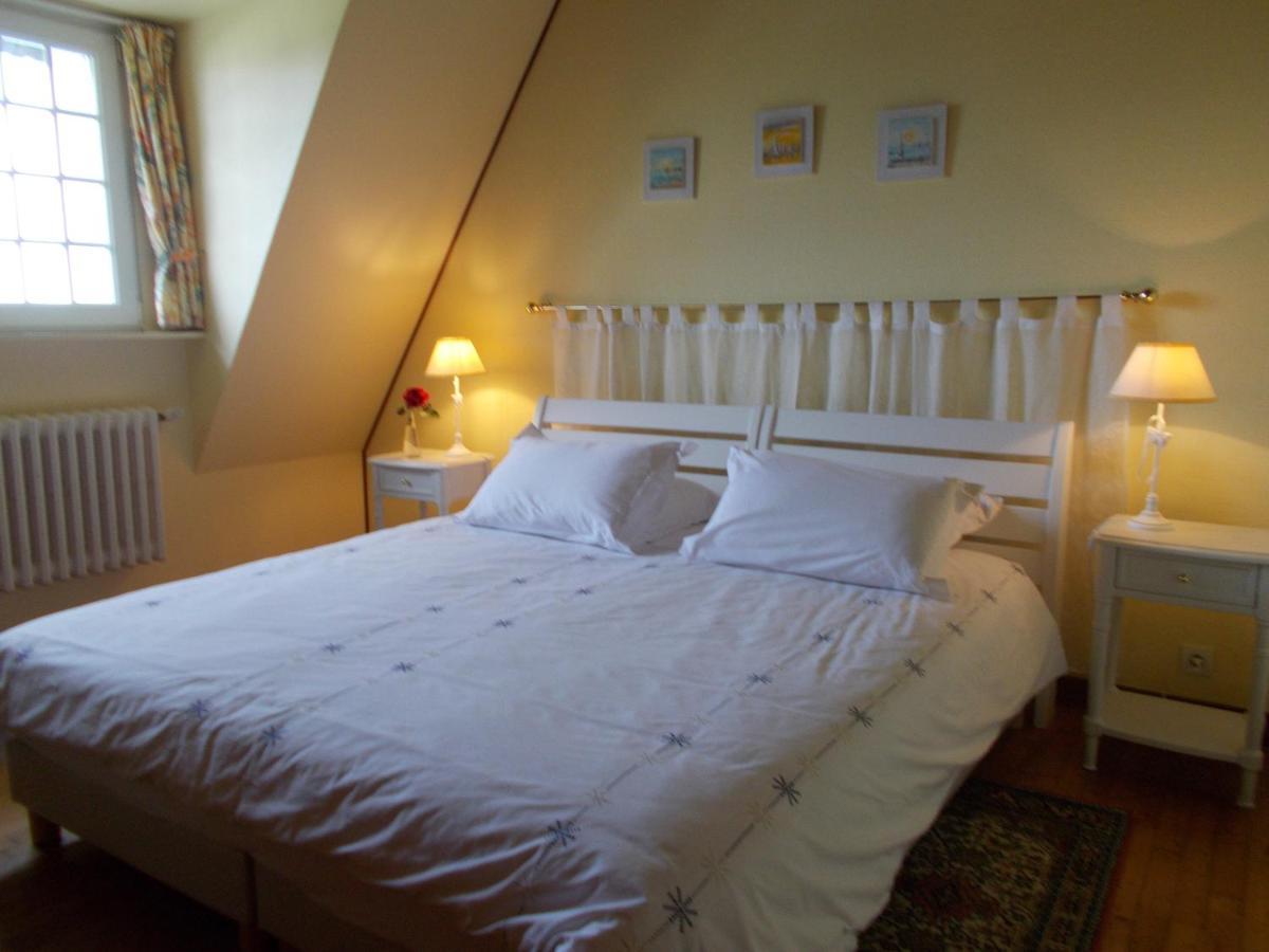Les Ajoncs Bed & Breakfast Plougrescant Eksteriør bilde